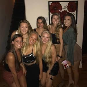 Meet your Posher, Danielle